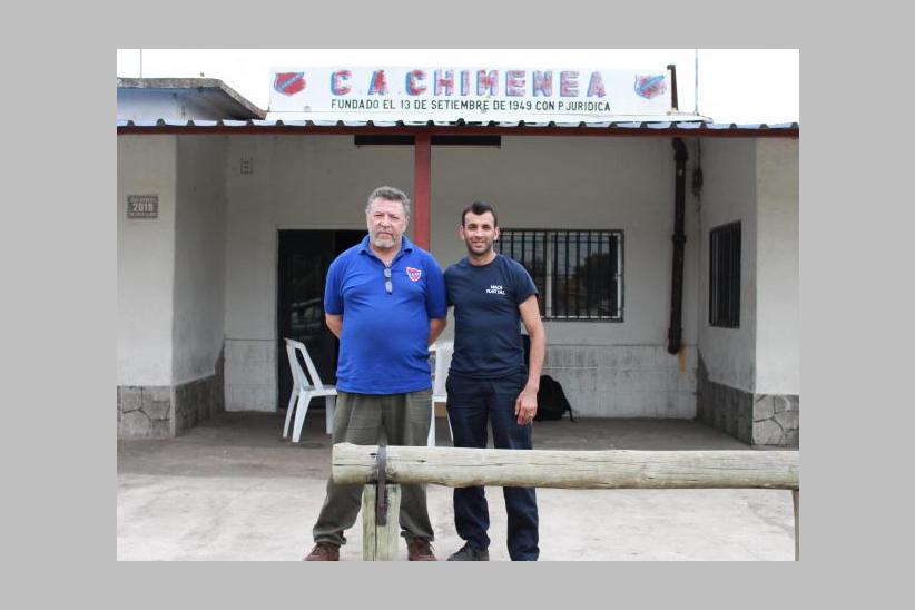 Club Chimeneas.