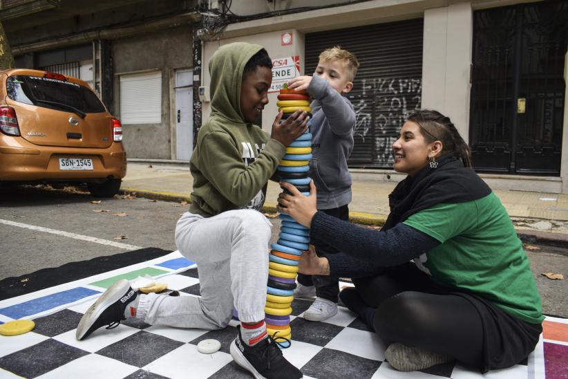 Peatonal barrial en el barrio Sur