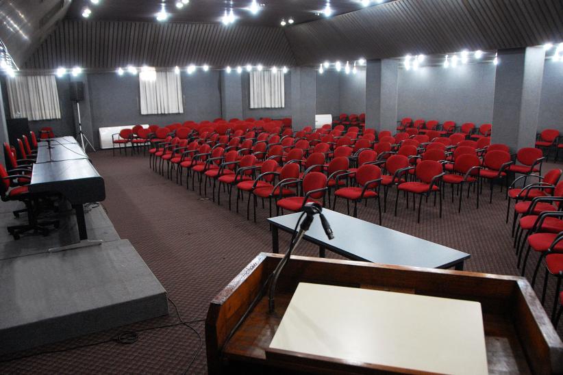 Salón Rojo, centro de conferencias