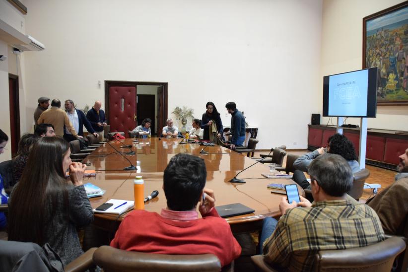 Presentación del informe intermedio por parte de la Facultad de Ciencias Económicas a la Intendencia de Montevideo