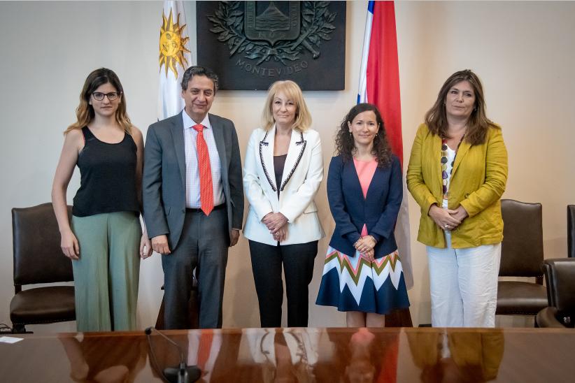 Reunión de la intendenta de Montevideo, Carolina Cosse, con el Director Regional de OIM para Sudamérica, Marcelo Pisani