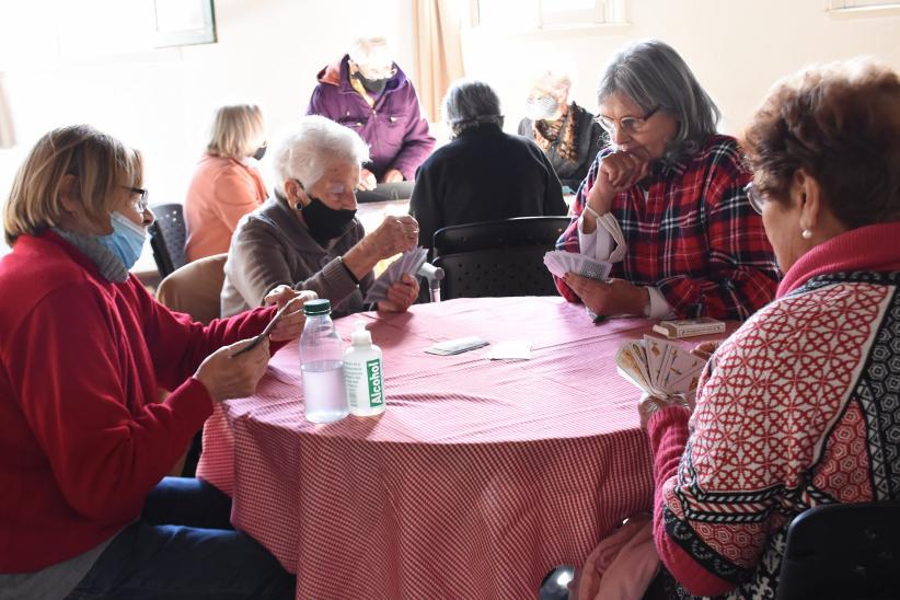 Actividades presenciales para personas mayores en el Centro Diurno número 8