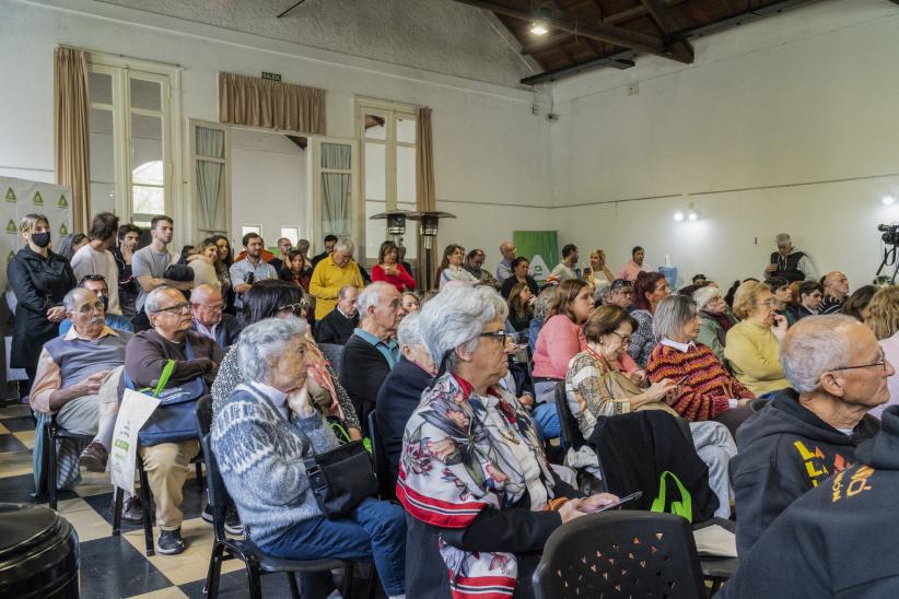 Montevideo abierta : Cabildo del Municipio E 