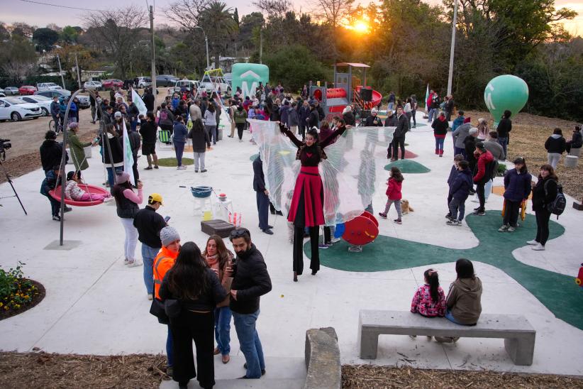 Inauguración de nueva plaza en Santiago Vázquez