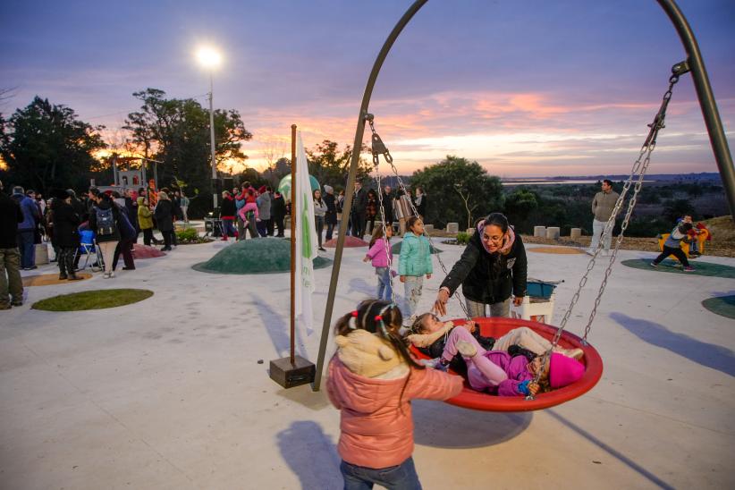 Inauguración de nueva plaza en Santiago Vázquez