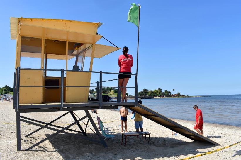 Guardavidas en playa