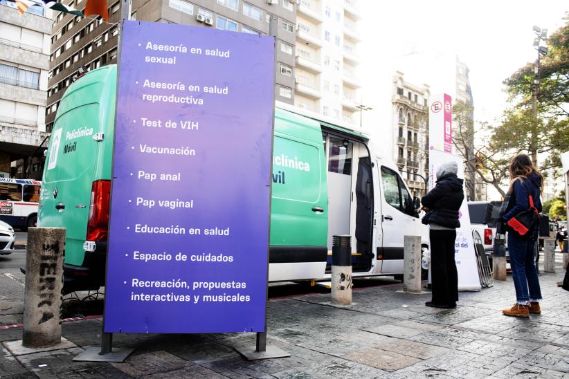 Día Internacional de Acción por la Salud de las Mujeresen la explanada de la Intendencia