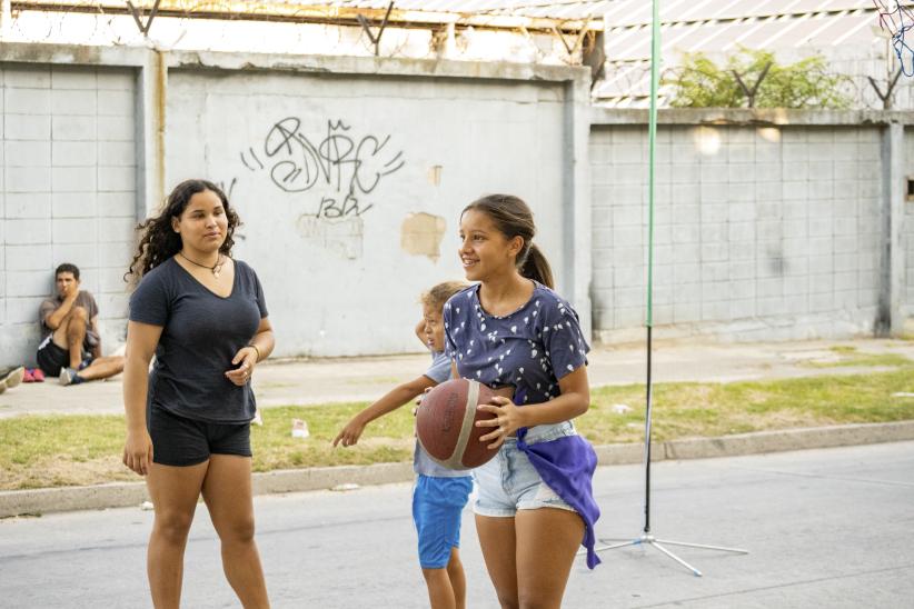 Peatonal barrial en el asentamiento Capurro