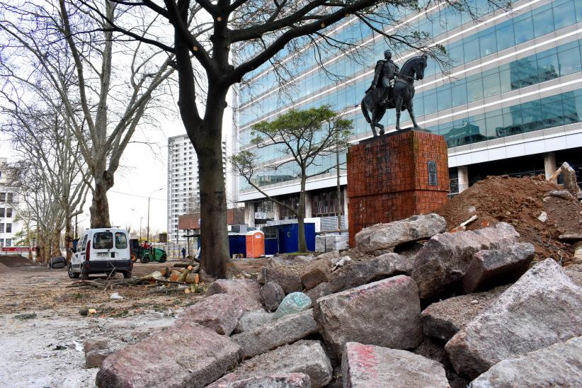 Obras en plaza Manuel Oribe.