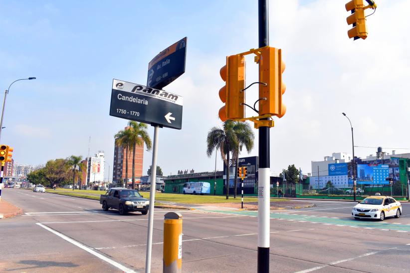 Nuevos semáforos en Av. Italia y Candelaria