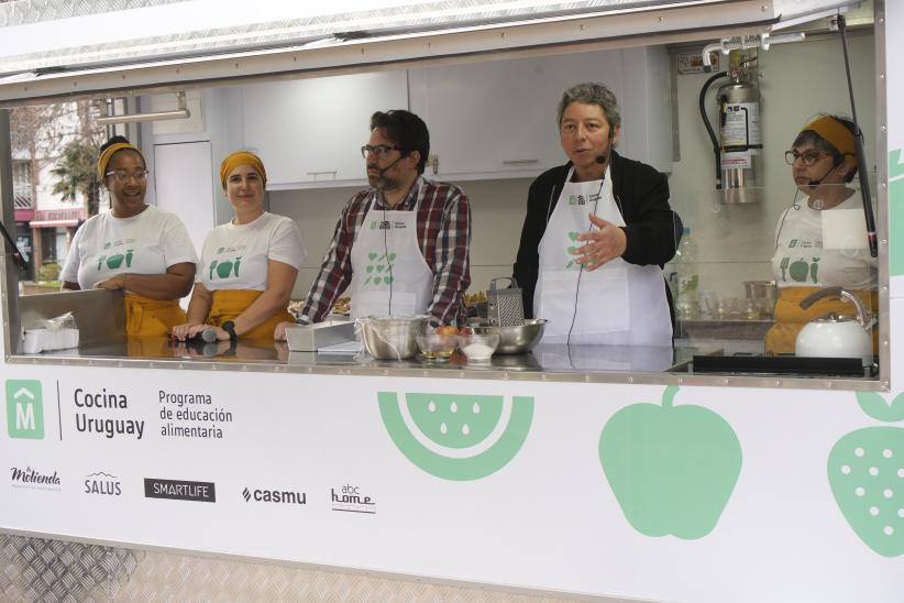 Inauguración de Feria Modelo en la plaza Soldados Orientales de San Martín