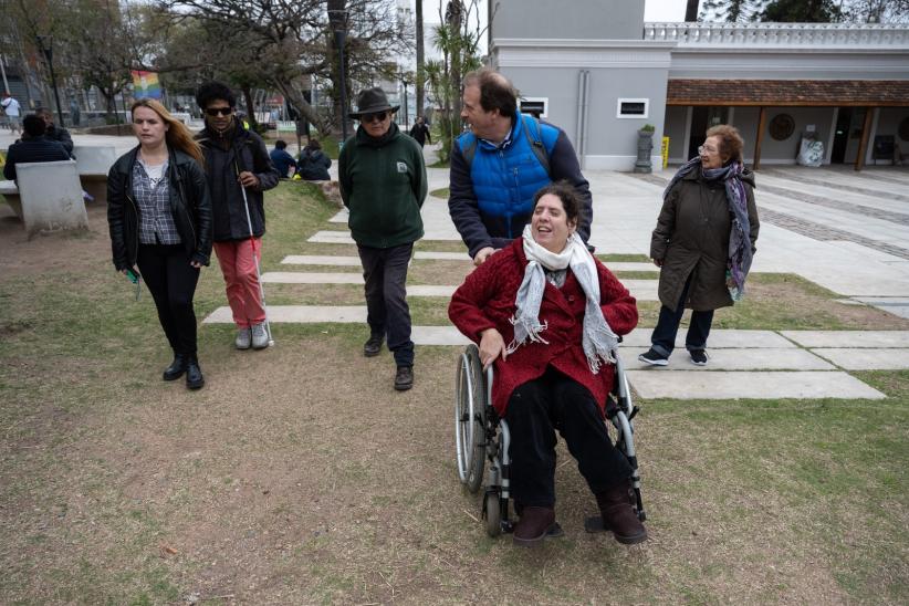 Recorrida por el circuito turístico accesible de Montevideo