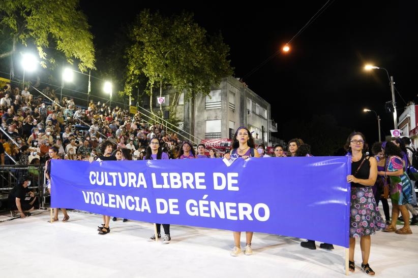 Desfile de Llamadas por Isla de Flores 