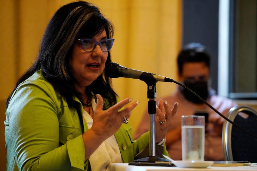 Entrega del libro Cultura en Red en el Congreso de Intendentes