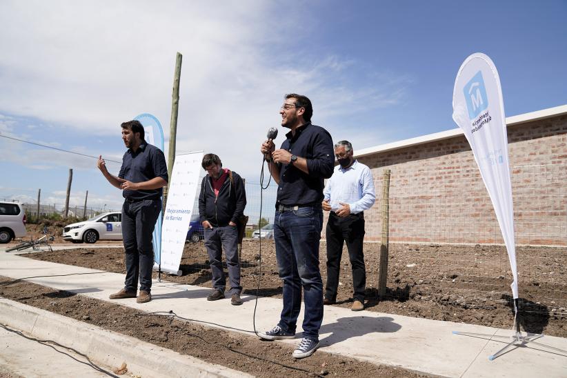 Inauguración de viviendas en el barrio Cauceglia