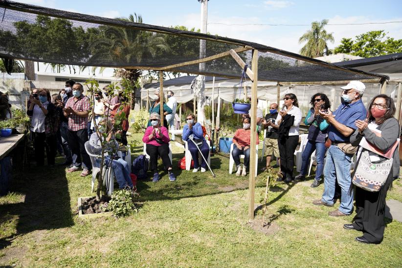 Inauguración de obra en la huerta comunitaria del Barrio Peñarol