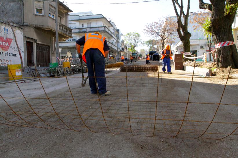 Obras de vialidad en Marcelino Sosa entre Lafinur y Garibaldi