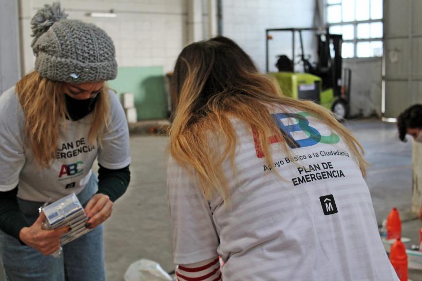 Entrega de canastas de limpieza a comisiones barriales en el marco del Plan ABC