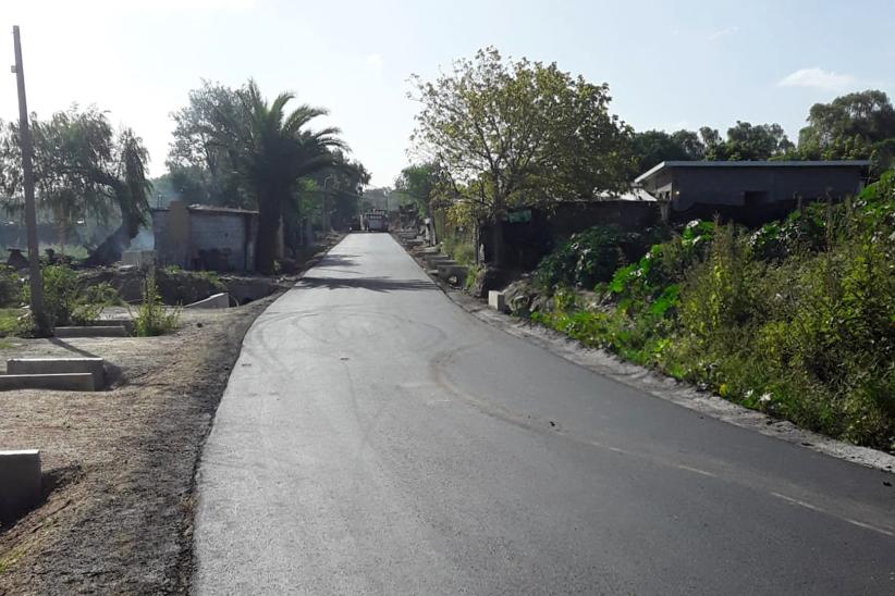 Lomos de burro en barrio Marconi