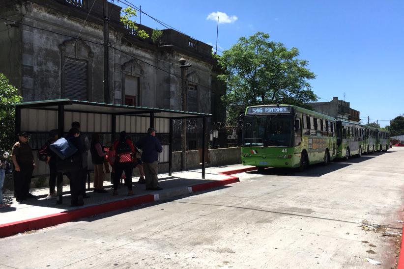 Instalación de refugio para las líneas 546 y L24 en Belvedere