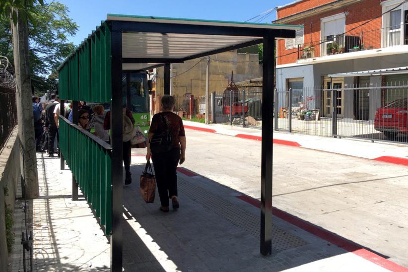 Instalación de refugio para las líneas 546 y L24 en Belvedere