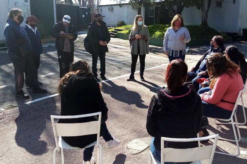 Participantes del Plan Laboral ABC realizan tareas en el Teatro de Verano