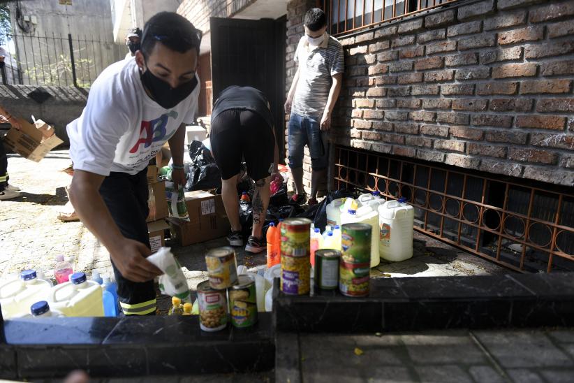 Entrega de alimentos e insumos a ollas populares 