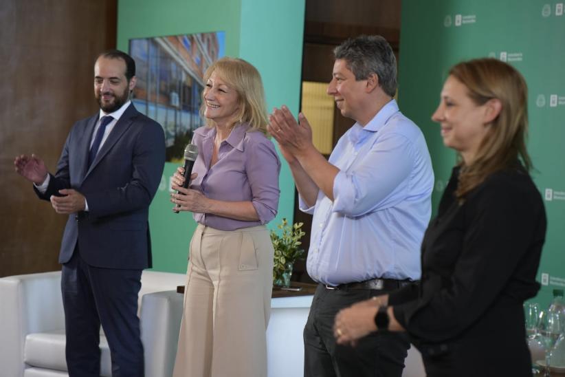 Entrega de premios de los ganadores del concurso de fotografía y caricatura del Mirador Panorámico 