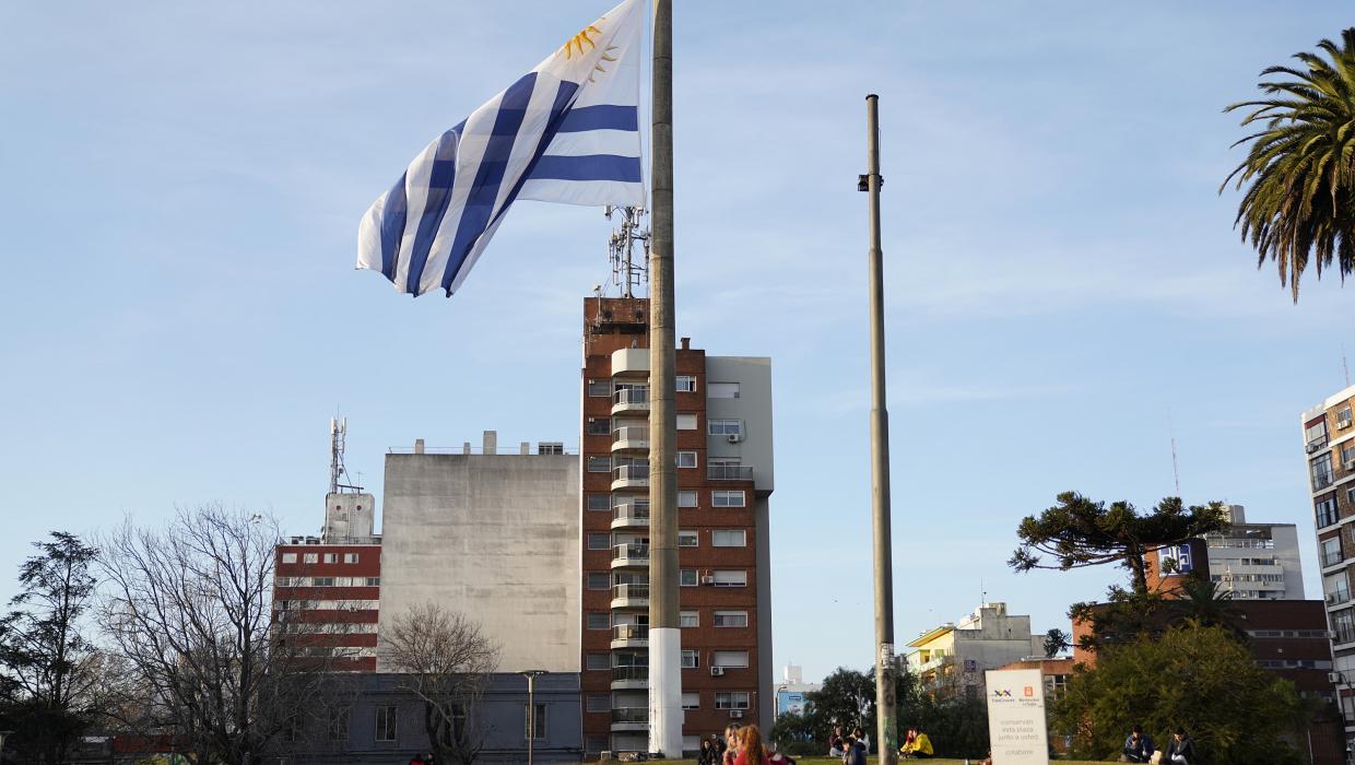 Plaza de la democracia Monumento La Bandera