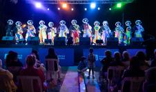  Escenario móvil en plaza Ituzaingó 