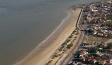 Recorrida en helicoptero sobre la ciudad. Playa de Carrasco y Hotel Carrasco