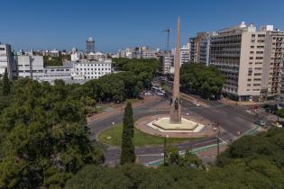 Vistas áreas de Montevideo Monumento Constituyentes de 1830