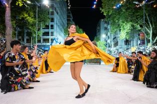 GRES Asabranca en el desfile de Escuelas de Samba