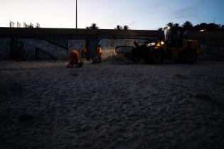 Operativo de limpieza en la playa Ramírez por celebración de I