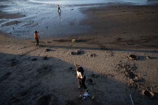 Operativo de limpieza en la playa Ramírez por celebración de I