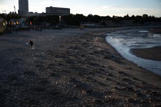 20250203dicimouyplr0032.jpg Operativo de limpieza en la playa Ramírez por celebración de I