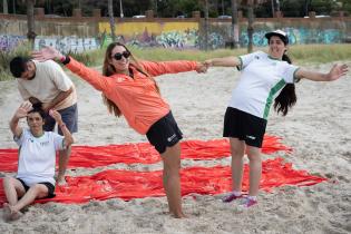 Actividades de verano para personas con discapacidad en playa de