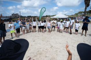 Actividades de verano para personas con discapacidad en playa de