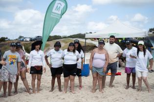 Actividades de verano para personas con discapacidad en playa de