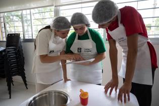 Verano Ceibal : Curso de Cocina Uruguay para adolescentes en Com