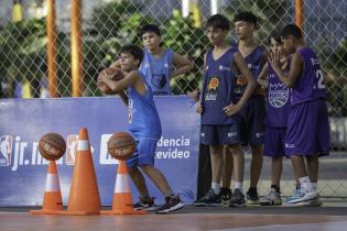 Jr. NBA Skills Challenge en el Espacio Modelo