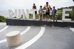 Recorrido turístico Montevideo de Este a Oeste