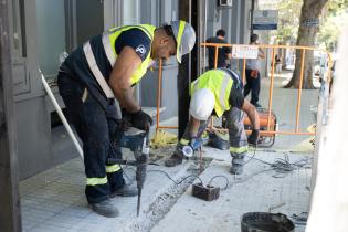 20250217dicimouyvc0013.jpg Inicio de trabajos de mantenimiento en parada de ómnibus de la