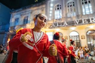 Corso barrial en la calle Soriano entre Río Negro y Ciudadela