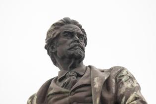 Juan Zorrilla de San Martín ""