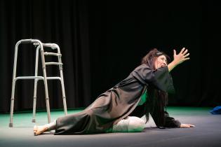 20250410dicimouyit3004.jpg Obra «Carne Viva» de la Comedia Nacional