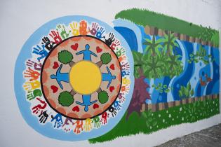 20250521dicimouyit3587.jpg Finalización del mural en el centro diurno de personas mayores