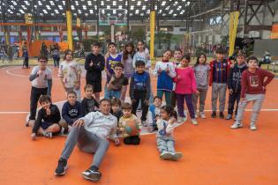Escuela de básquet en el Espacio Modelo durante el festival gastronómico Ollas del mundo