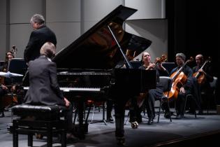 20250611dicimouyjmr7170.jpg La Orquesta Filarmónica de Montevideo presenta su tercer concie