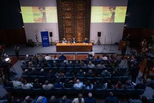 Presentación del libro de Óscar Washington Tabárez "Las puert